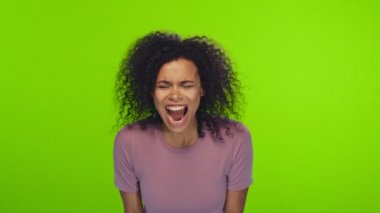 Stresli panik kadın büyük bir sorun umutsuzluk çığlık var