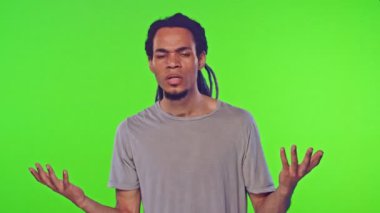 Afro-Amerikalı adam şok ifade, o suçsuz olduğunu iddia ediyor