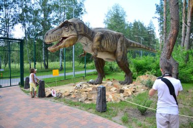 Belgorod, Rusya, 04.08.2018: Dinozorlar Dinopark