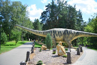 Belgorod, Rusya, 04.08.2018: Dinozorlar Dinopark