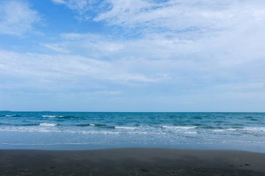 Sessiz plaj 19 olay sonrası insanlar evlerini karantinaya almak zorunda kalıyor.