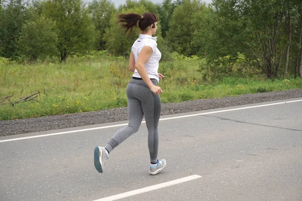 Una Joven Aspecto Europeo Entra Los Deportes Fondo Bosque Camino — Foto de Stock