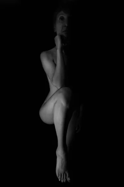 Női Test Sziluettje Női Test Vonalak Sötét Háttéren — Stock Fotó