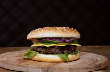 Doldurulmuş hazır hamburger.