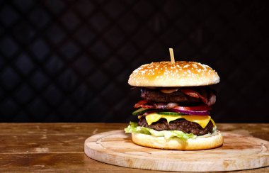 Doldurulmuş hazır hamburger.