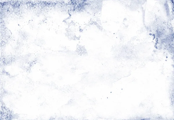 Artistik afiş için açık mor renkli suluboya arkaplan, şablon kartpostal tasarımı. Taze menekşe ombre boyalı, modaya uygun minimal tarzda soyut suyu. Suluboya vintage doku.