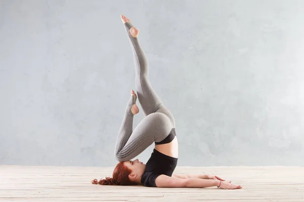 Young Woman Practicing Yoga Urban Background Series Yoga Poses Fitness — Stock Photo, Image