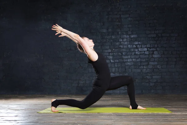 Portrait Beautiful Young Woman Practicing Yoga Urban Wall Series Yoga — Stock Photo, Image
