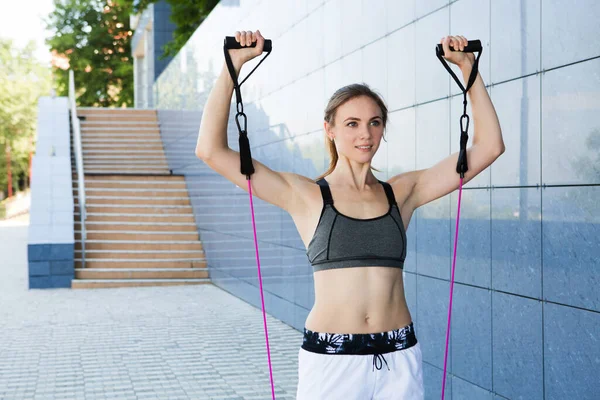 One Caucasian Woman Working Out Resistance Bands Park Healthy Lifestyle — Stock Photo, Image