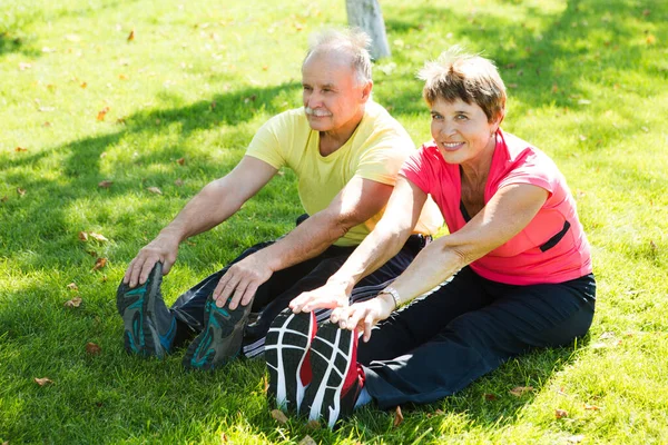 Pareja Mayor Está Haciendo Deporte Aire Libre Concepto Estilo Vida —  Fotos de Stock