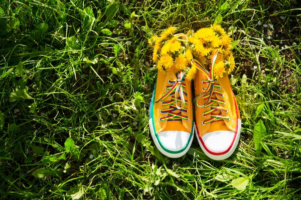 Yellow Sneakers Flowers Dandelions Grass Exit Quarantine Hello Summer Summertime — Stock Photo, Image