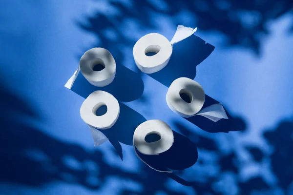 Toilet Paper Blue Background Shadows Trees End Quarantine — Stock Photo, Image