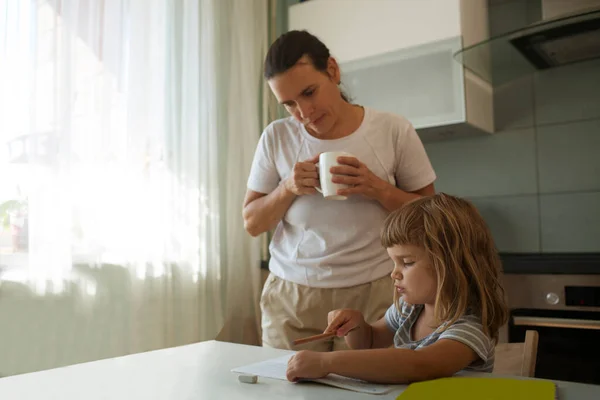Mother Child Daughter Doing Homework Home Happy Family Spends Time — Stock Photo, Image