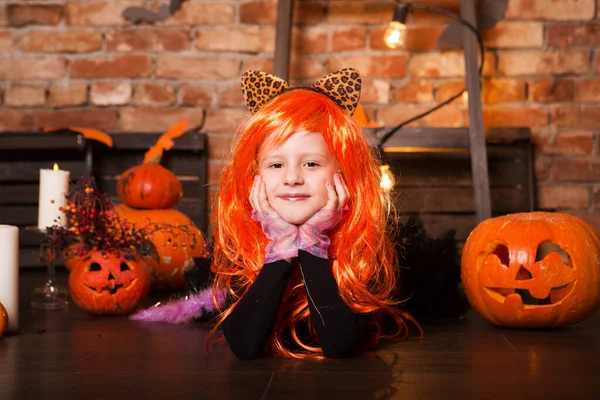 Pequeña Bruja Alegre Halloween — Foto de Stock