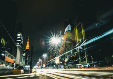 Paulista Bulvarı 'ndaki Light Trails (Avenida Paulista) - Sao Paulo, Brezilya' da Gece