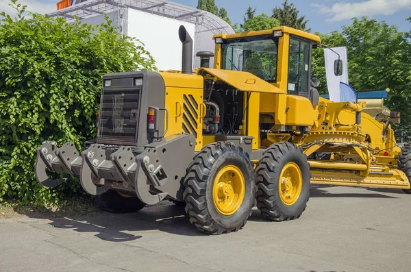 Tractor Con Ruedas Grandes Coche Para Trabajo Agrícola Transporte Carga — Foto de Stock