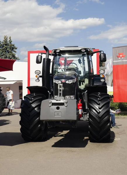 Kyjev Ukrajina Červen 2018 Traktor Prezentována Xxx Mezinárodní Zemědělsko Průmyslové — Stock fotografie