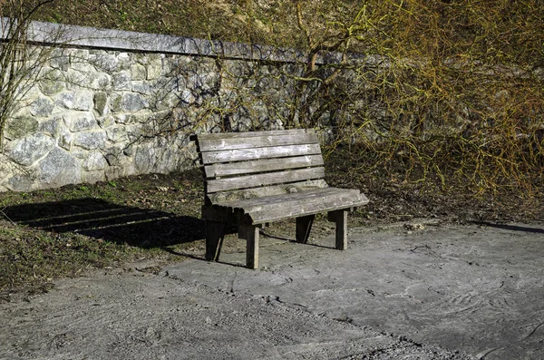Houten bench voor rest — Stockfoto