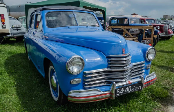 Carro retro apresentado na exposição Kiev, Ucrânia 9-12 de maio de 2019 — Fotografia de Stock