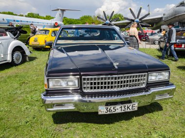 retro araba sergide sunuldu