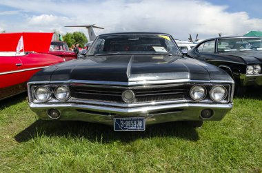 retro araba sergide sunuldu