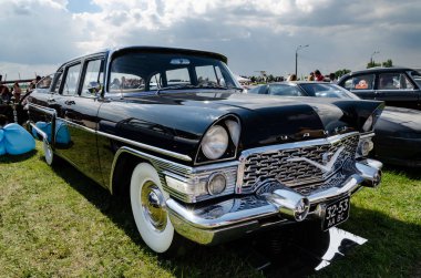 retro araba sergide sunuldu