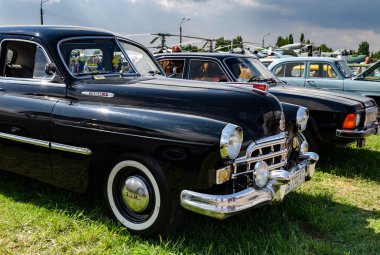 retro araba sergide sunuldu