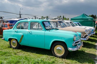 retro araba sergide sunuldu