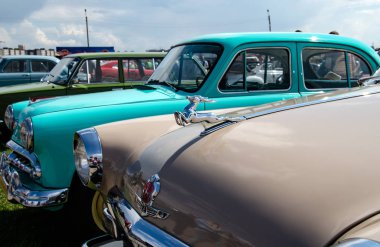 retro araba sergide sunuldu