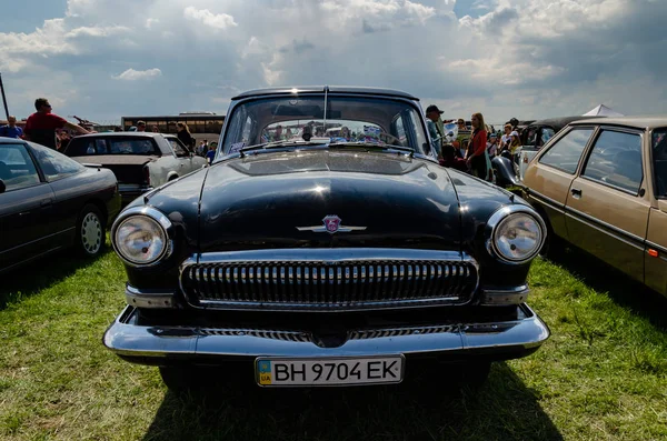 Retro car presented at the exhibition — Stock Photo, Image
