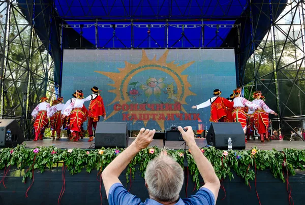 IX INTERNATIONAL CHARITABLE FESTIVAL OF CHILDREN'S YOUTH WORKSHOP "SUNNY KASHTANCHIK" — Stock Photo, Image