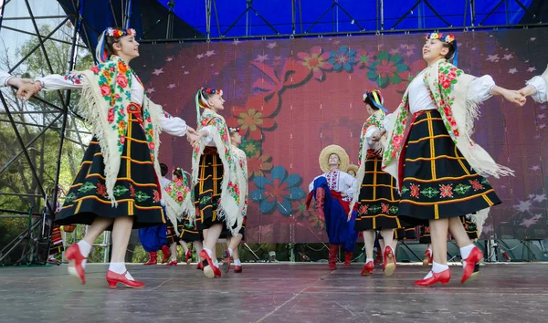 Ix Internationales Wohltätigkeitsfestival der Kinder- und Jugendwerkstatt "sonniges Kaschtanchik" — Stockfoto