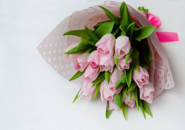 güzel bir buket pembe lale çiçekleri