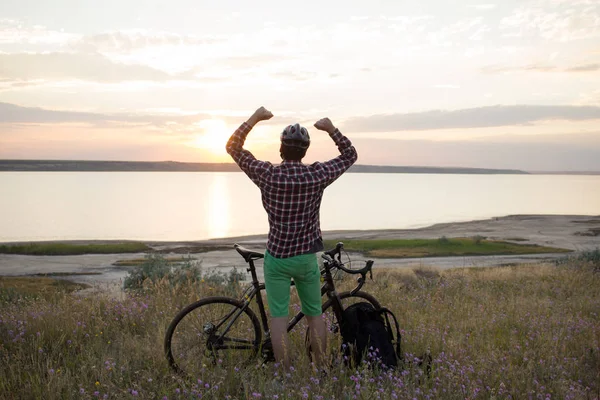 Yaz alanlarda ülke yolda yarış Bisiklet