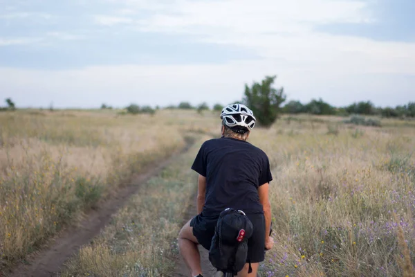 Yaz alanlarda ülke yolda yarış Bisiklet