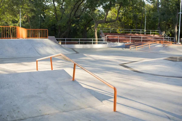 Vazio Concreto Skatepark Plaza Fundo — Fotografia de Stock