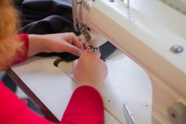 terzi atölyesi, terzi giysileri ile stüdyoda çalışan süreçleri