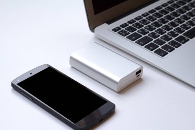 becerikli ve süslemeleri, yazar, çevirmen ya da buisinessman iş yerinde üstten görünüm ile beyaz masa üstünde defter