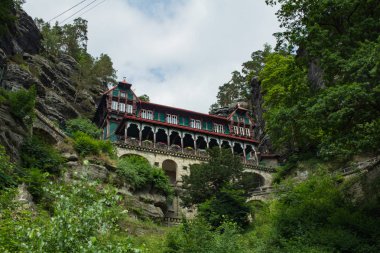Çek Cumhuriyeti, mountaines ve bohem İsviçre Ulusal Parkı ormanda Pravcicka brana peyzaj