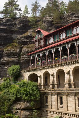Çek Cumhuriyeti, mountaines ve bohem İsviçre Ulusal Parkı ormanda Pravcicka brana peyzaj
