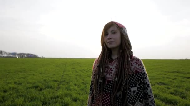 Young Happy Woman Green Fields Sunset Female Read Dreadlocks Having — Stock Video