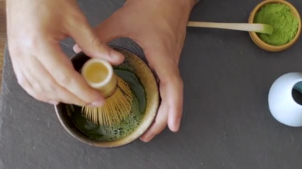 Matcha Verde Que Prefigura Mesa Piedra Negro — Vídeos de Stock