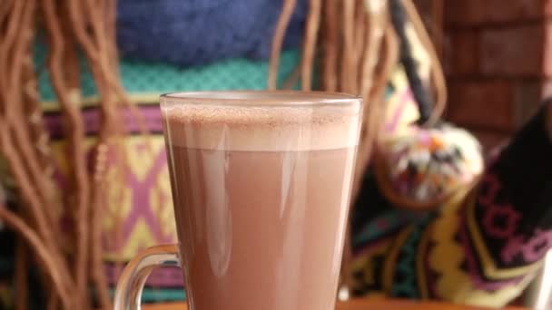 Cacao Taza Chocolate Caliente Mano Las Mujeres — Vídeo de stock