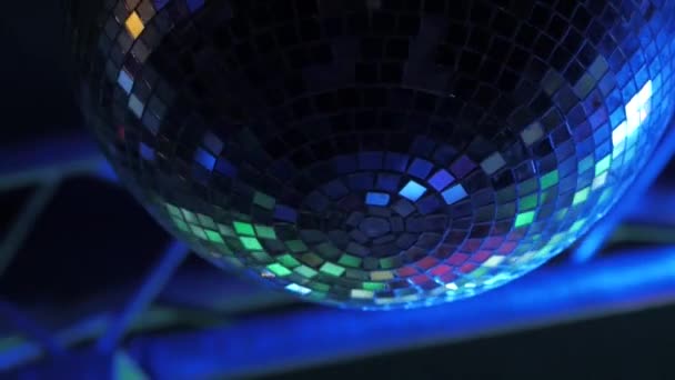 Velho Disco Bola Girar Clube Noturno Perto — Vídeo de Stock