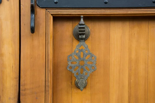 Close Old Wooden Door Metal Details — Stock Photo, Image