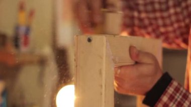 çalışma ahşap Carver'ın erkek ahşap atölyesinde çalışmak, yakın çekim