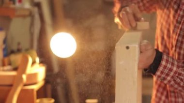 çalışma ahşap Carver'ın erkek ahşap atölyesinde çalışmak, yakın çekim