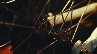 Bisiklet mekanik iş işlemi düşük anahtar sinematik ışık