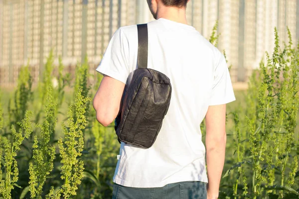 Young Male Traveler Belt Bag Stand Fields City — Stock Photo, Image