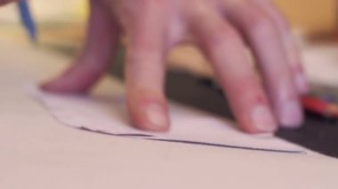 stüdyoda ayakkabıcı veya terzi iş süreçleri